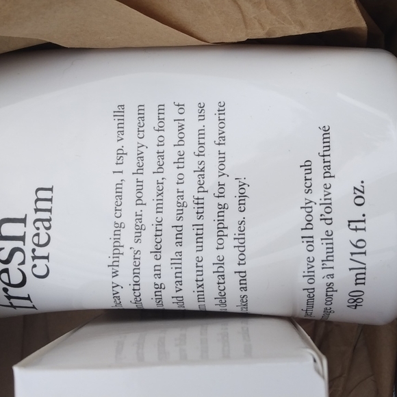 Fresh cream Holiday Collection with rare G.I.L.I. Leather Zip Tassel Wristlet - Picture 2 of 11